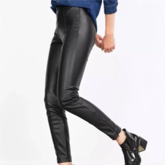 Zara Pants - Zara Faux Leather Side Zip Ankle Zip Leggings Size M